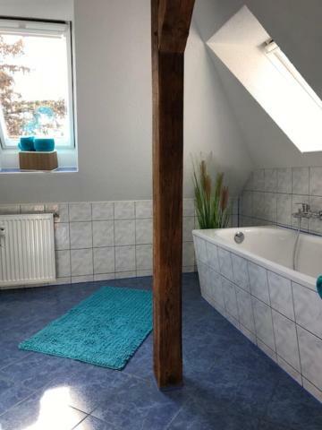 Liebevoll Eingerichtete Ferienwohnung Im Dg Zwenkau Exterior foto