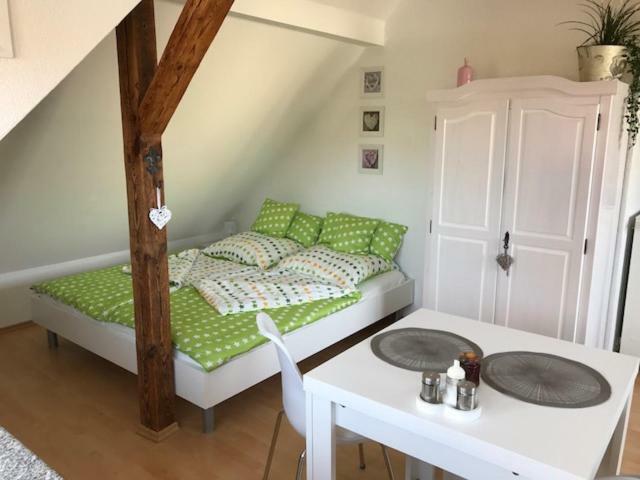 Liebevoll Eingerichtete Ferienwohnung Im Dg Zwenkau Exterior foto